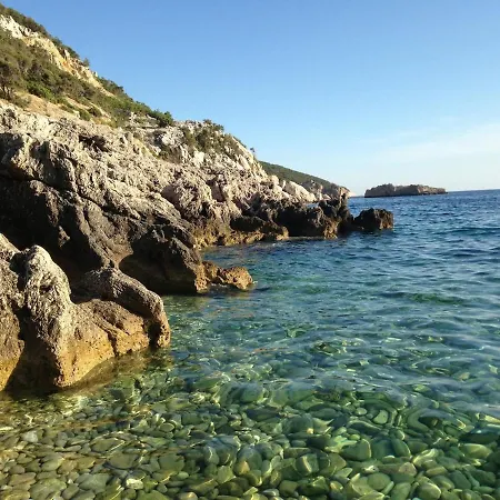 Beautiful On A Small Island Vila *